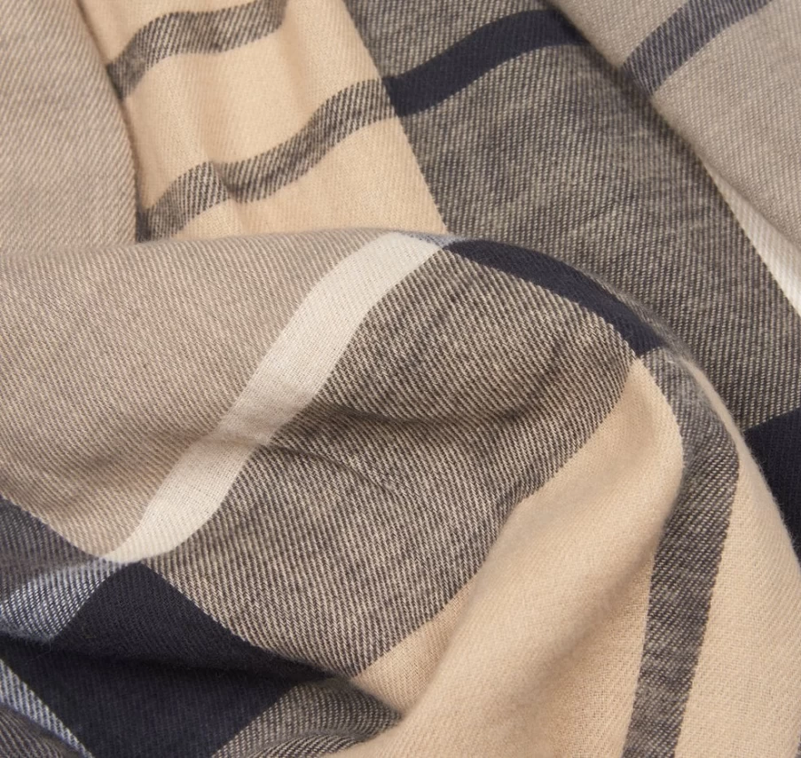 Barbour Mens Walshaw Scarf in Classic Tartan - Traditional Plaid Wool Winter Accessory
