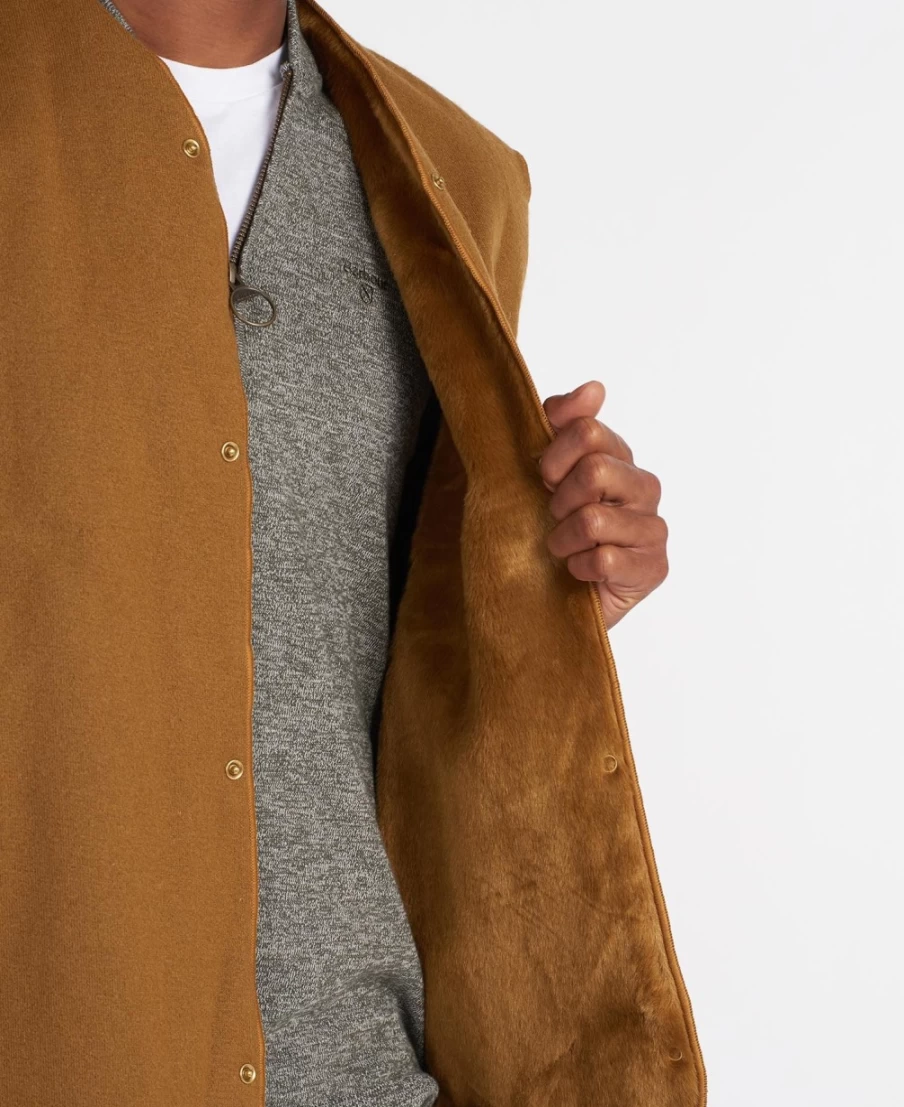 Barbour Men's Brown Jacket with Warm Pile Lining - Classic Outdoor Wear