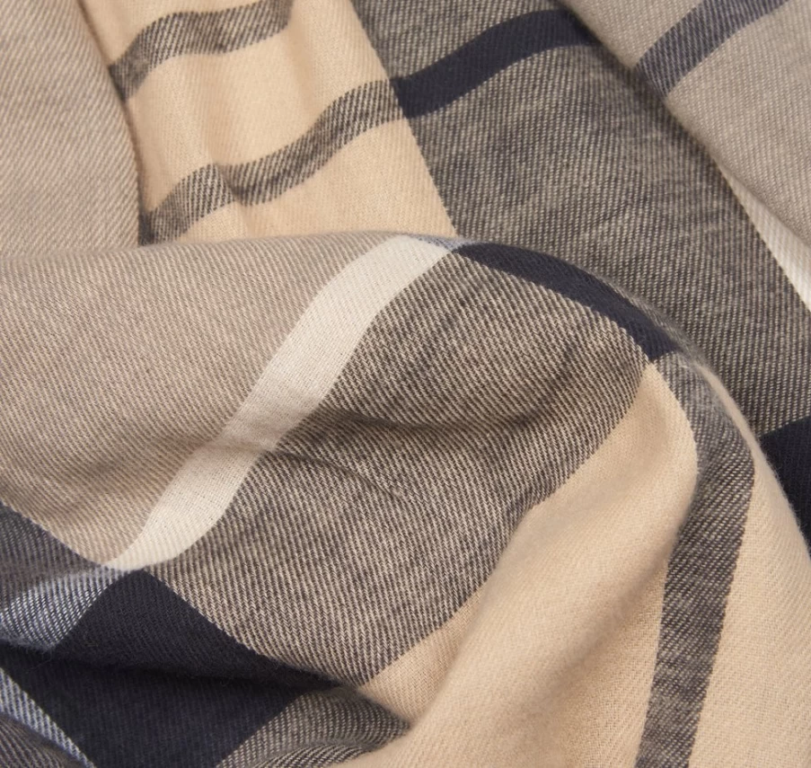 Barbour Mens Walshaw Scarf in Classic Tartan - Traditional Plaid Wool Winter Accessory